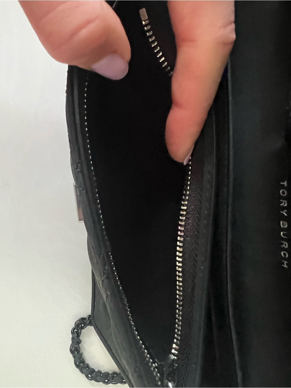 Tory Burch Fleming Matte Wallet on Chain / Crossbody – Black - Picture 15 of 16